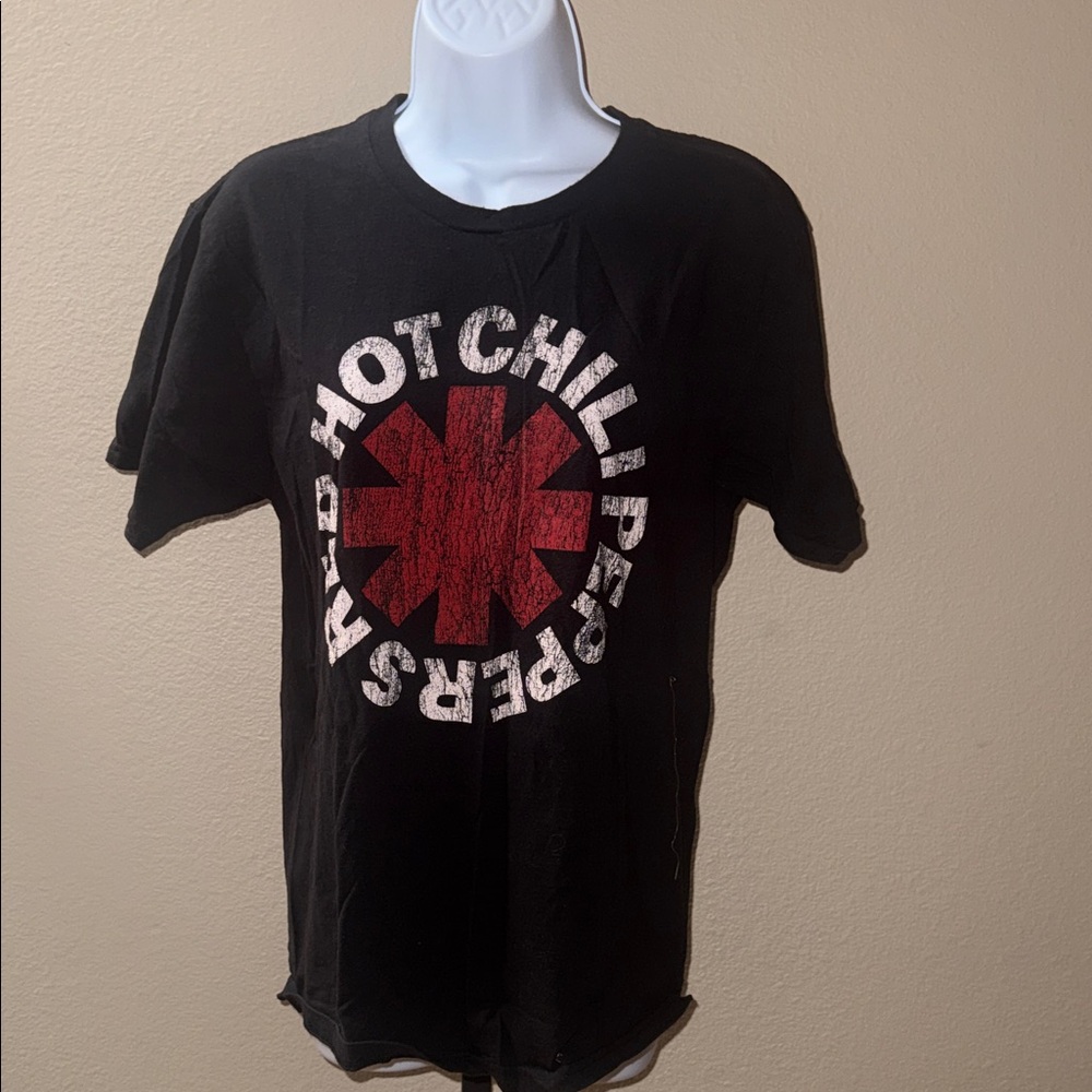 Distressed Look Hot Chili Peppers T-Shirt Women’s Size M